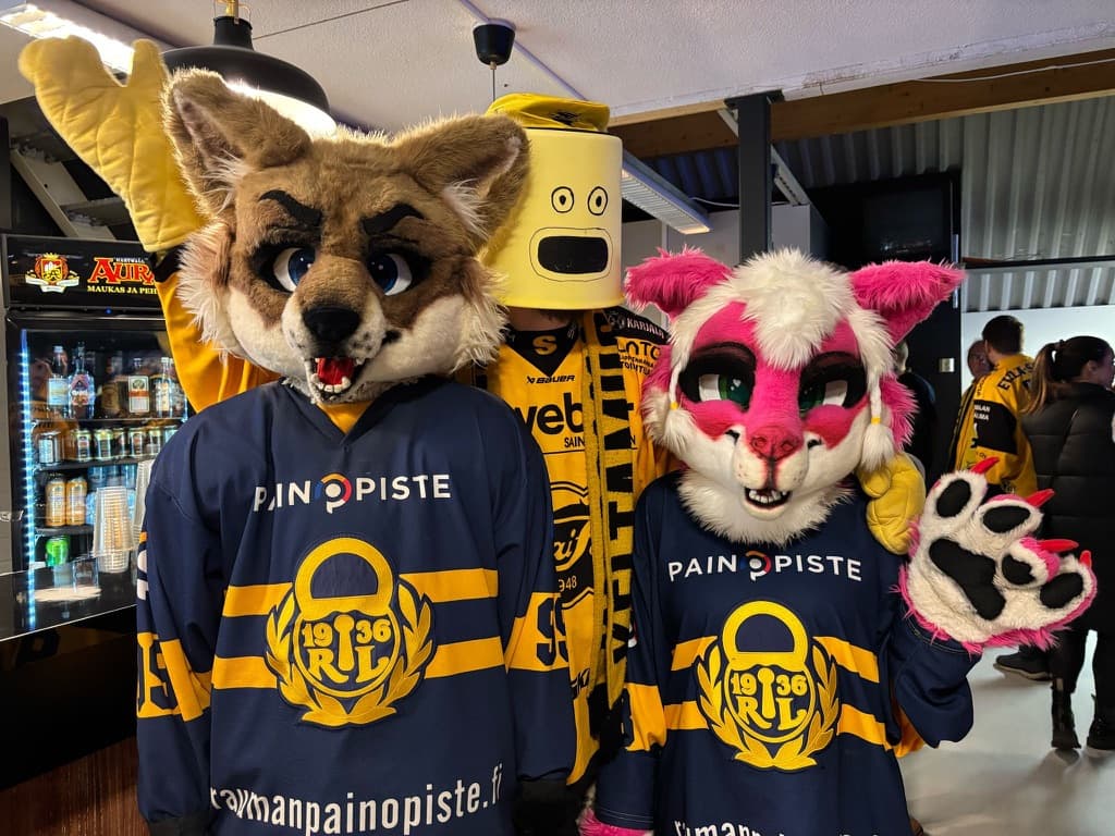 Stadin Bönde muiden maskottien kanssa